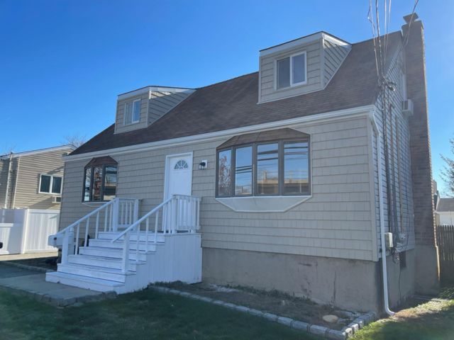  4 BR,  2.00 BTH &nbsp;Exp cape style home in Lindenhurst