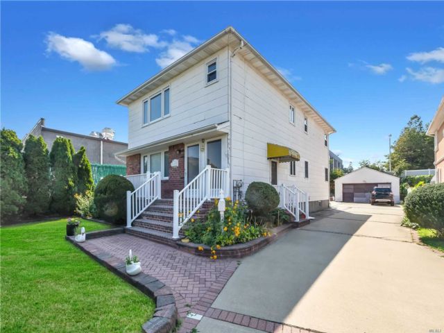 [Franklin Square Real Estate, listing number 3160222]