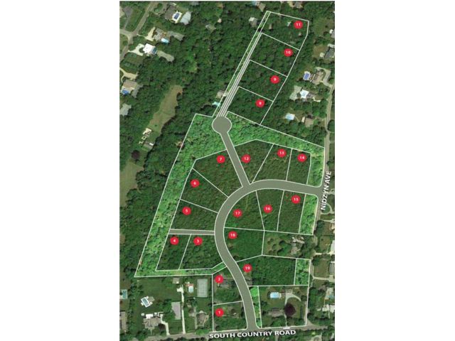 Lot <b>Size:</b> blder acre+ &nbsp;Land style home in Remsenburg