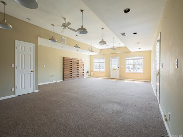 [PHOTO]