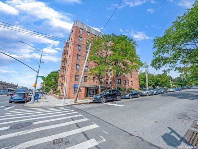  2 BR,  1.00 BTH &nbsp;Other style home in Jamaica Estates