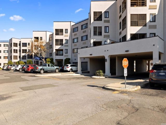  2 BR,  2.00 BTH &nbsp;Condo style home in Freeport