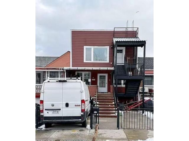 Studio,  0.00 BTH &nbsp;Multi-family style home in Seagate