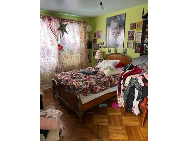  3 BR,  2.00 BTH &nbsp;Single family style home in Park Slope
