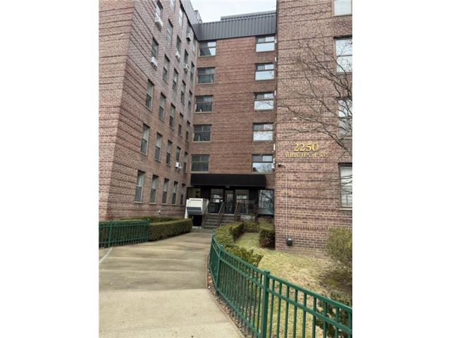  3 BR,  1.00 BTH &nbsp;Co-op style home in Sheepshead Bay