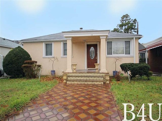  3 BR,  1.00 BTH &nbsp;Single family style home in Mill Basin