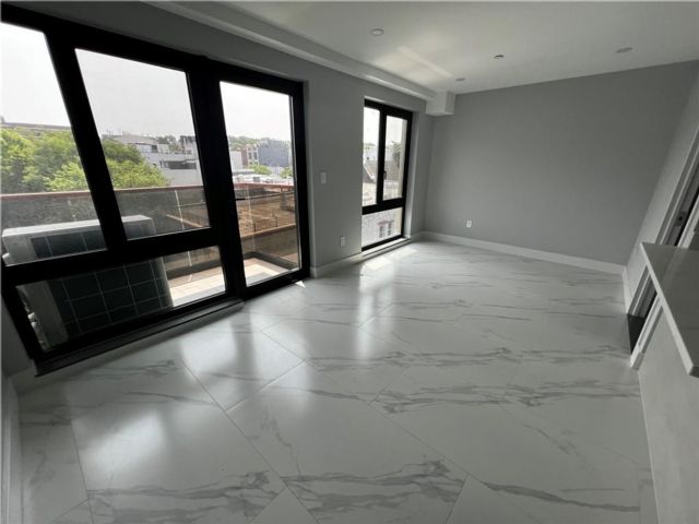 Studio,  1.00 BTH &nbsp;Condominium style home in Greenwood Heights
