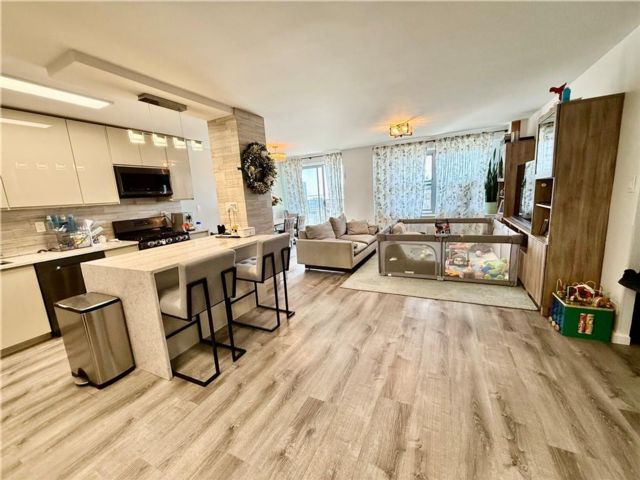  2 BR,  1.00 BTH &nbsp;Condominium style home in Coney Island