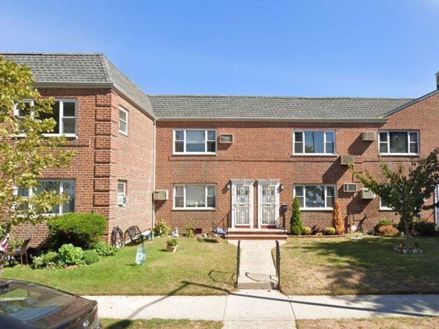  1 BR,  1.00 BTH &nbsp;Co-op style home in Dyker Heights