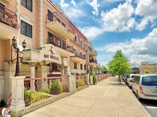  1 BR,  1.00 BTH &nbsp;Condominium style home in Sheepshead Bay