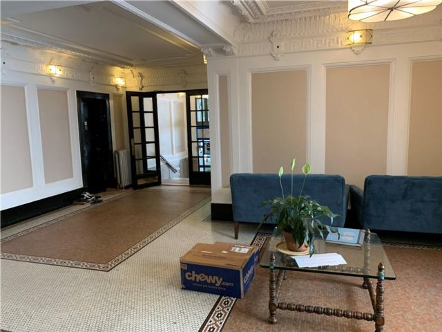  2 BR,  1.00 BTH &nbsp;Condominium style home in Midwood