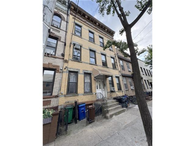 [PHOTO]