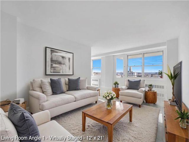  2 BR,  1.00 BTH &nbsp;Co-op style home in Brighton Beach