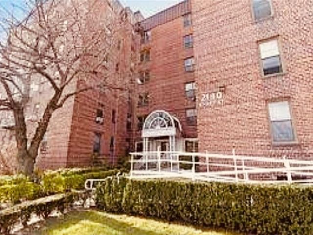  1 BR,  1.00 BTH &nbsp;Co-op style home in Mill Basin