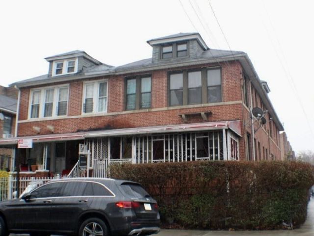  7 BR,  0.00 BTH &nbsp;Multi-family style home in Remsen Village