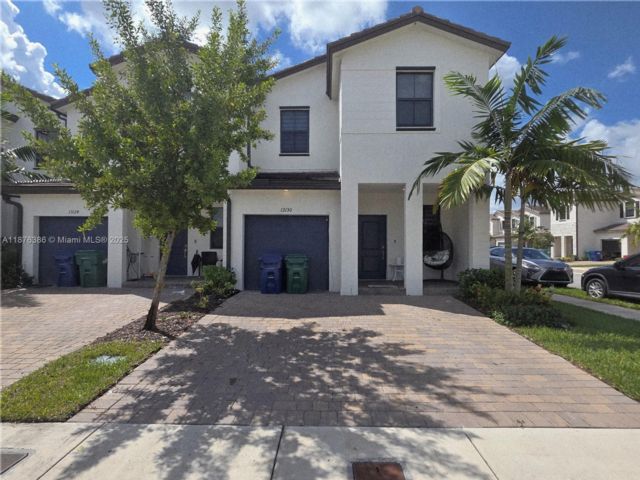  3 BR,  2.50 BTH &nbsp;Townhouse style home in Homestead