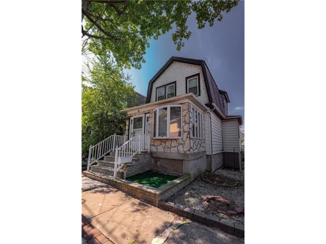  3 BR,  1.00 BTH &nbsp;Single family style home in Grasmere