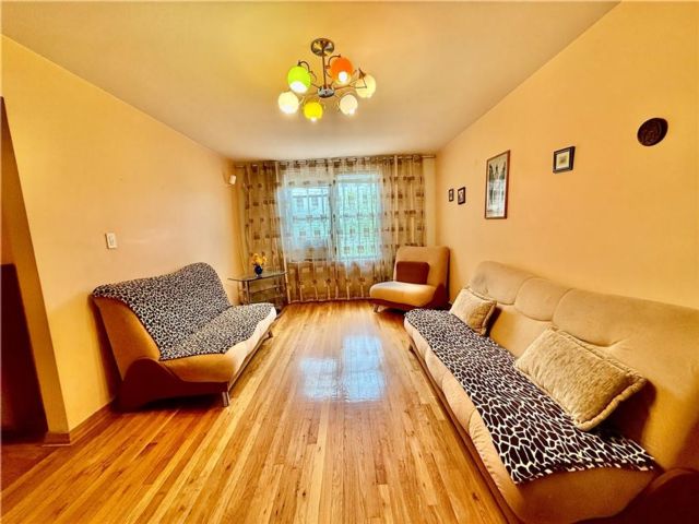  2 BR,  1.00 BTH &nbsp;Co-op style home in Sheepshead Bay