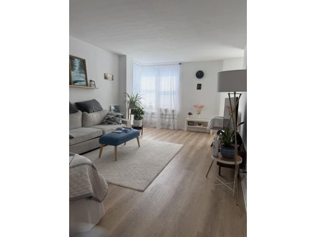 Studio,  1.00 BTH &nbsp;Co-op style home in Brighton Beach