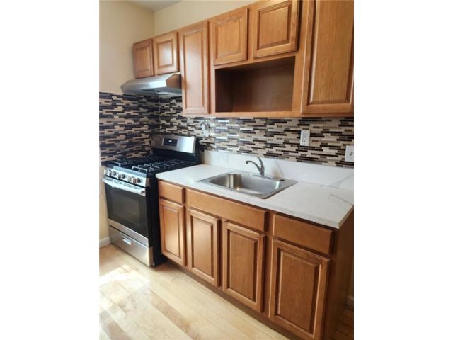  1 BR,  1.00 BTH &nbsp;Multi-family style home in Brownsville