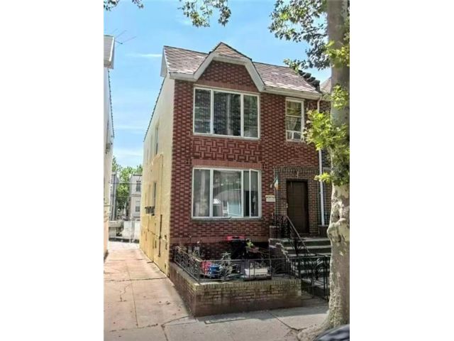 6 BR,  0.00 BTH &nbsp;Multi-family style home in Bensonhurst
