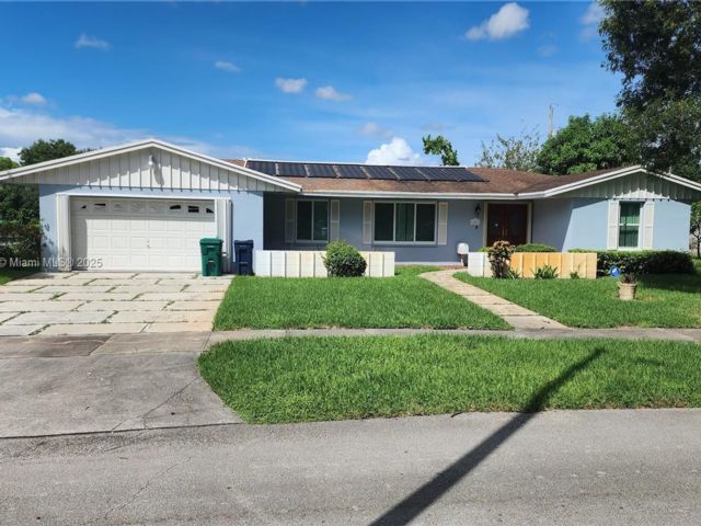  3 BR,  2.00 BTH &nbsp; style home in Miami