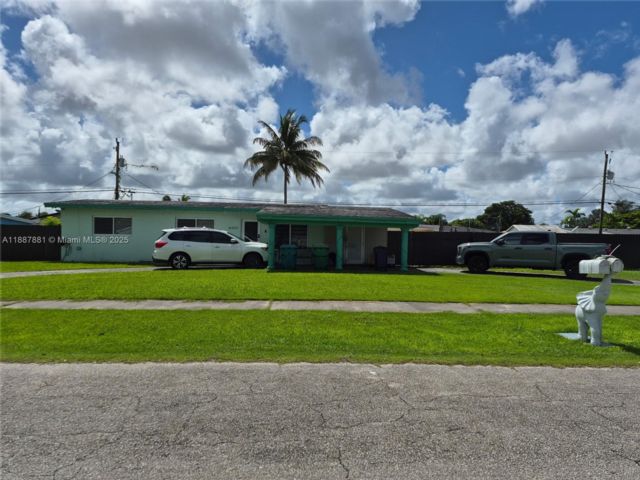  3 BR,  2.00 BTH &nbsp; style home in Homestead