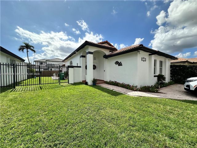  3 BR,  2.00 BTH &nbsp; style home in Miami