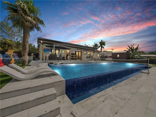  3 BR,  2.00 BTH &nbsp; style home in Palmetto Bay