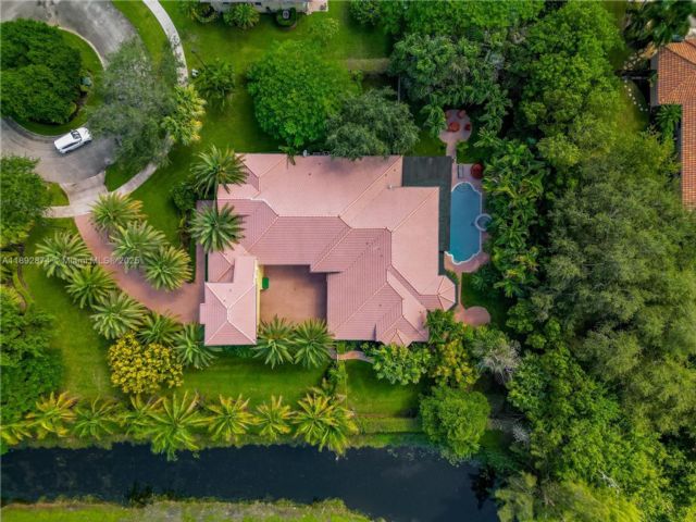  6 BR,  5.00 BTH &nbsp; style home in Davie