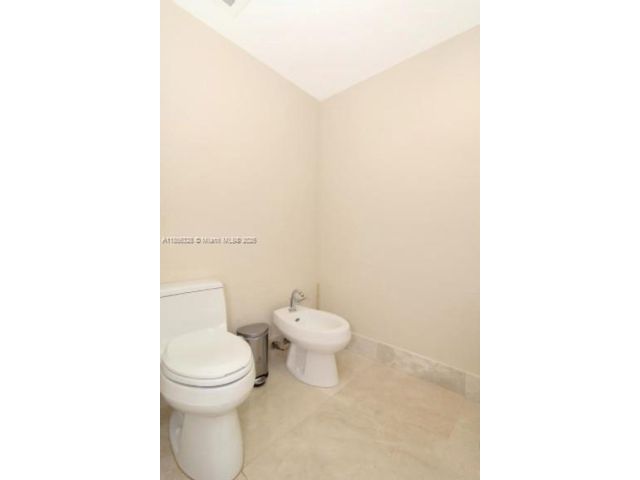 [PHOTO]