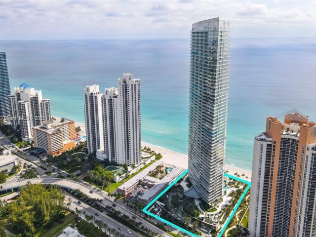  2 BR,  2.00 BTH &nbsp; style home in Sunny Isles Beach