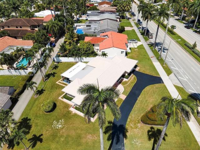  3 BR,  2.00 BTH &nbsp; style home in Hollywood