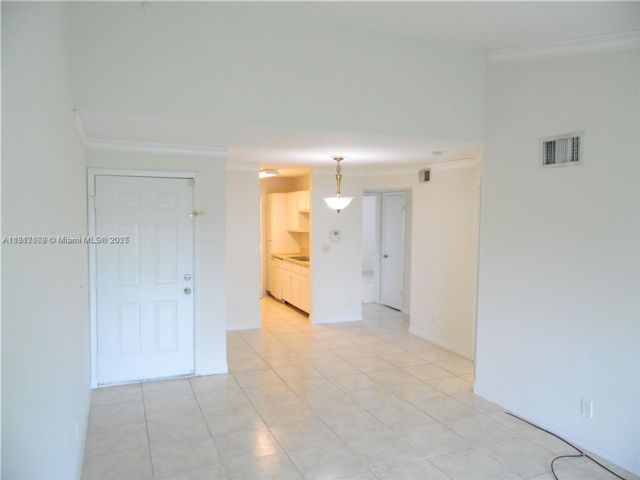  2 BR,  2.00 BTH &nbsp; style home in Sunrise