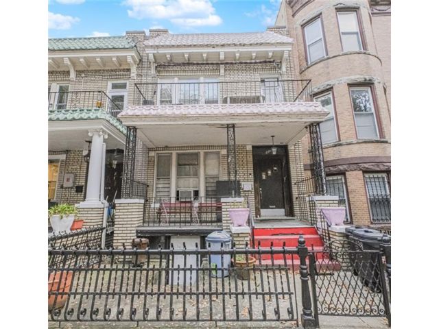 5 BR,  0.00 BTH &nbsp;Multi-family style home in Bay Ridge