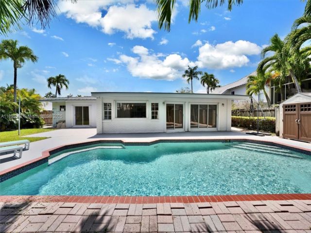  4 BR,  3.00 BTH &nbsp; style home in Key Biscayne