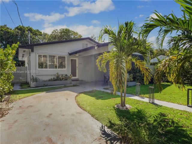  3 BR,  2.00 BTH &nbsp; style home in Miami