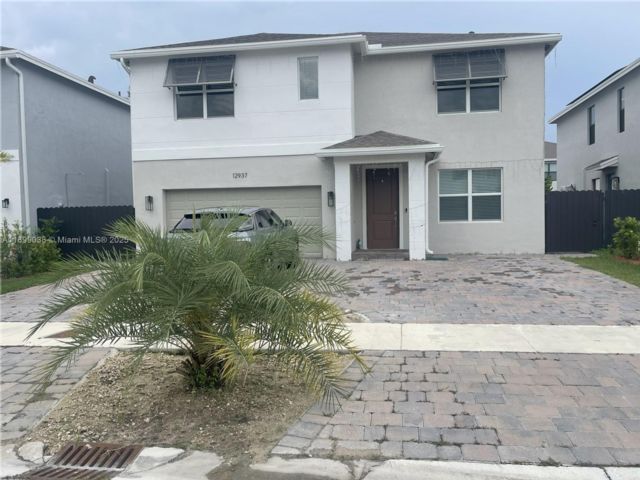  5 BR,  3.50 BTH &nbsp; style home in Homestead