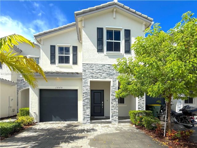  4 BR,  2.50 BTH &nbsp;Townhouse style home in Homestead