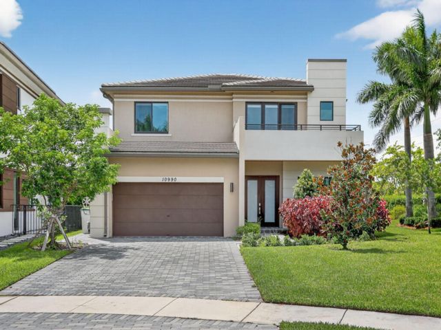  4 BR,  4.00 BTH &nbsp; style home in Parkland