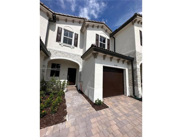  3 BR,  2.50 BTH &nbsp; style home in Miami