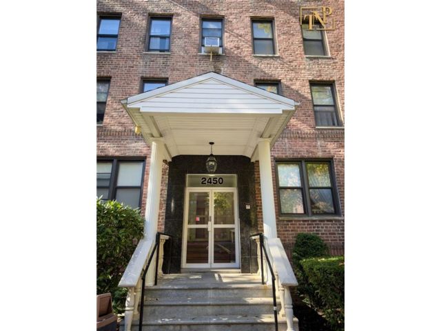  1 BR,  1.00 BTH &nbsp;Co-op style home in Sheepshead Bay