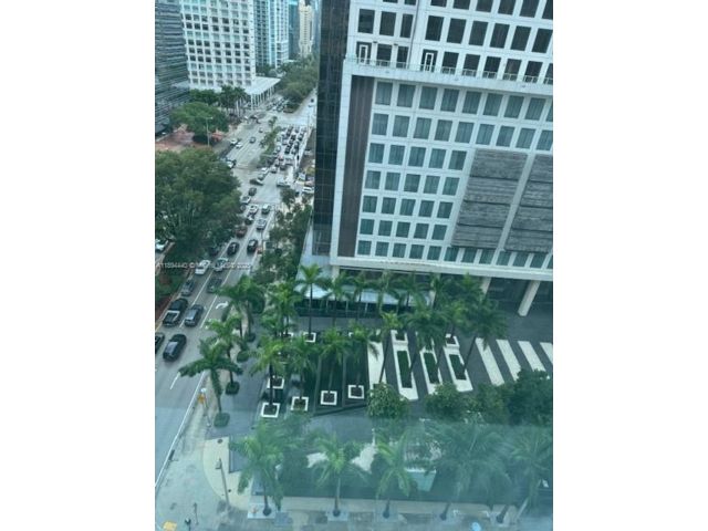 [PHOTO]