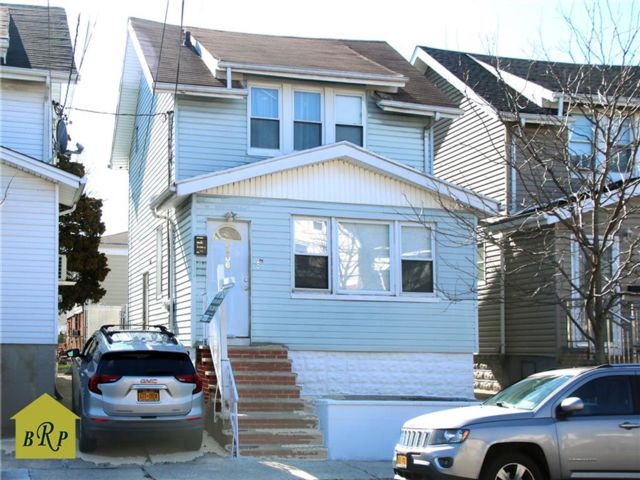  2 BR,  2.00 BTH &nbsp;Multi-family style home in Canarsie