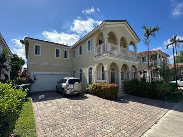  6 BR,  4.50 BTH &nbsp; style home in Homestead