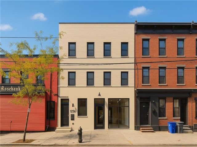 Studio,  0.00 BTH &nbsp;Mixed use style home in Rosebank