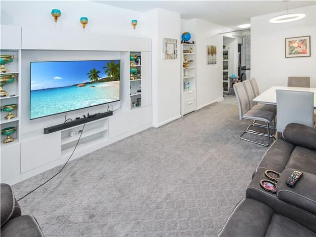  2 BR,  2.00 BTH &nbsp;Condominium style home in Homecrest