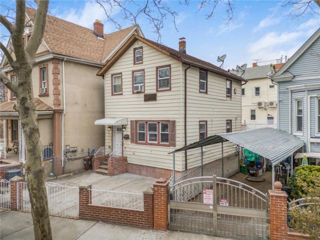 [Woodside Real Estate, listing number 3322956]