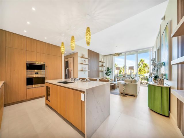  3 BR,  3.00 BTH &nbsp; style home in Fort Lauderdale