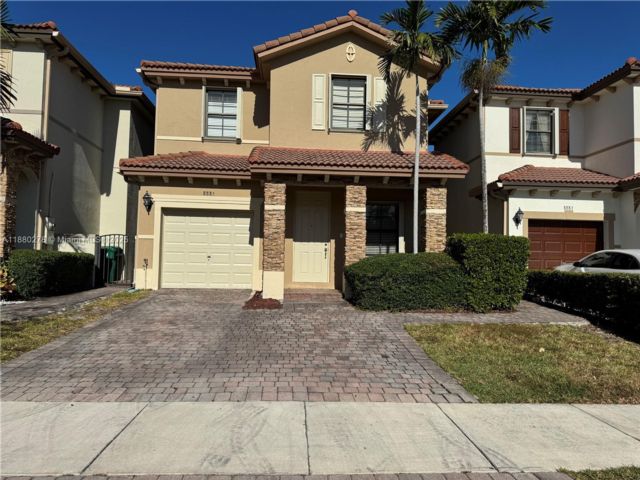  3 BR,  2.50 BTH &nbsp;2 story style home in Miami